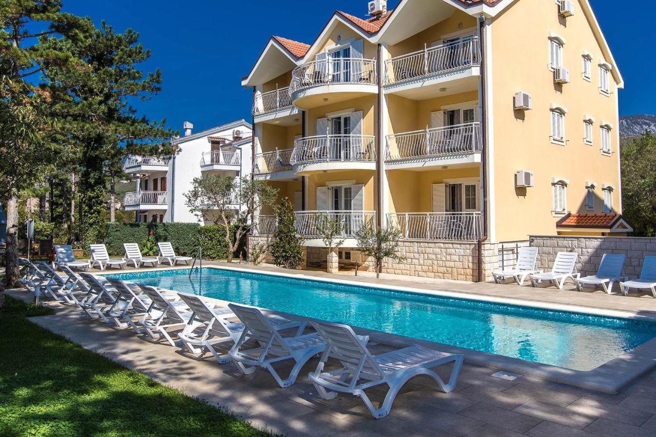 Apartments With A Swimming Pool Jadranovo, Crikvenica - 3238 Eksteriør bilde