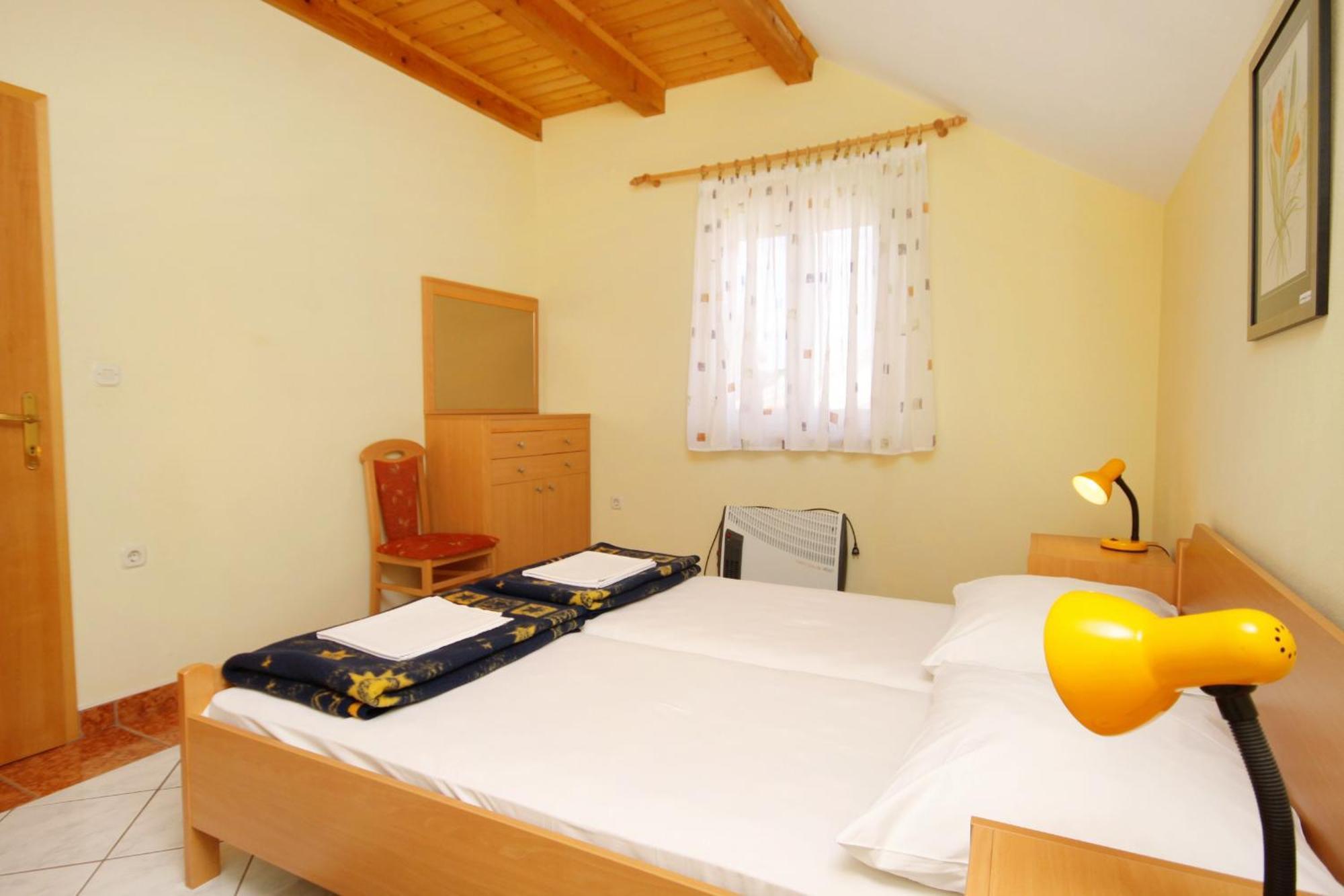 Apartments With A Swimming Pool Jadranovo, Crikvenica - 3238 Rom bilde