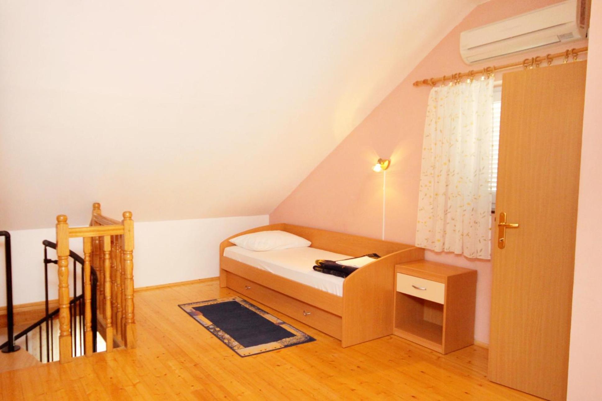 Apartments With A Swimming Pool Jadranovo, Crikvenica - 3238 Rom bilde