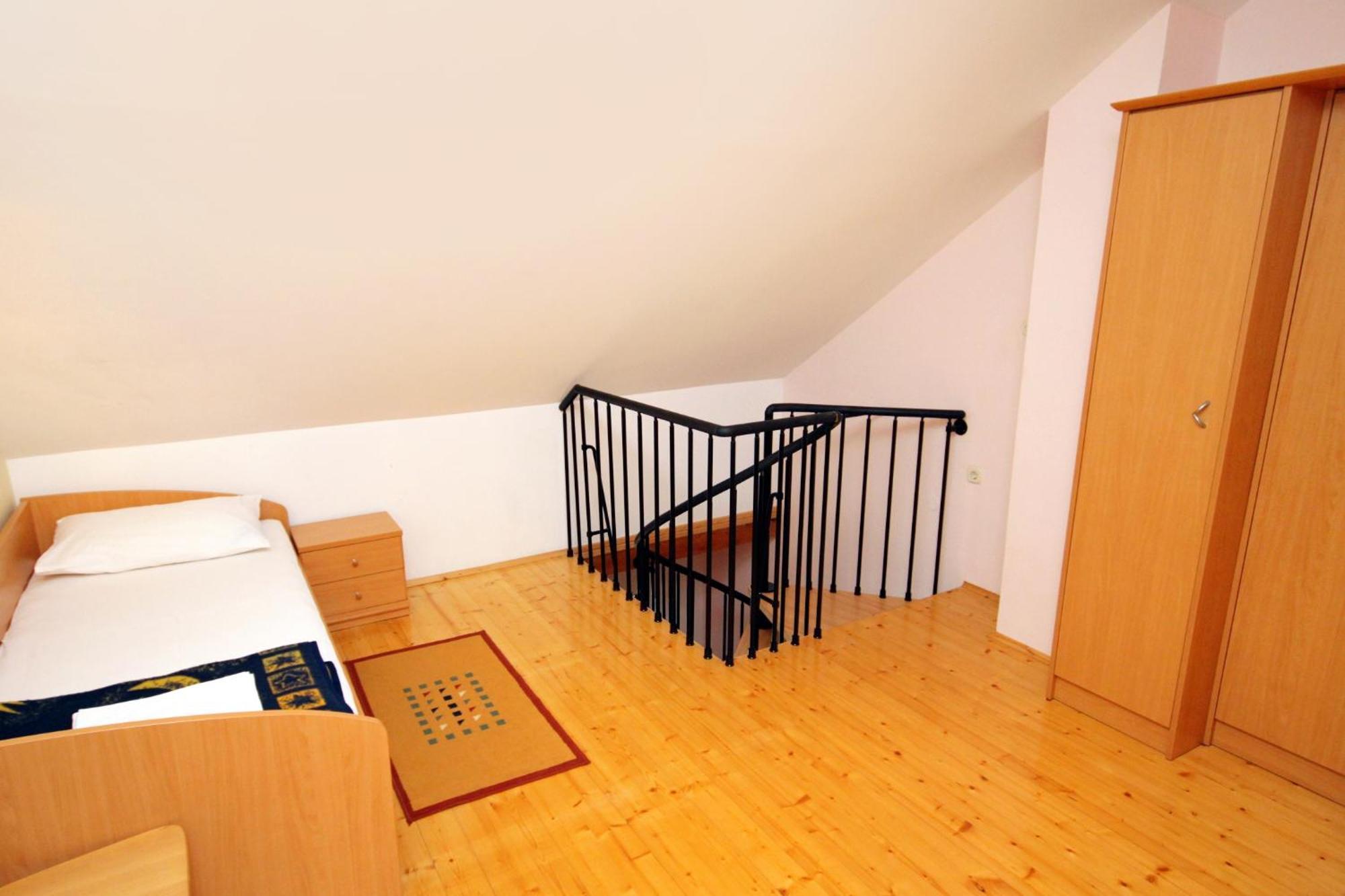 Apartments With A Swimming Pool Jadranovo, Crikvenica - 3238 Rom bilde